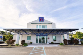 Отель Motel 6-Tewksbury, MA - Boston  Тюксбери